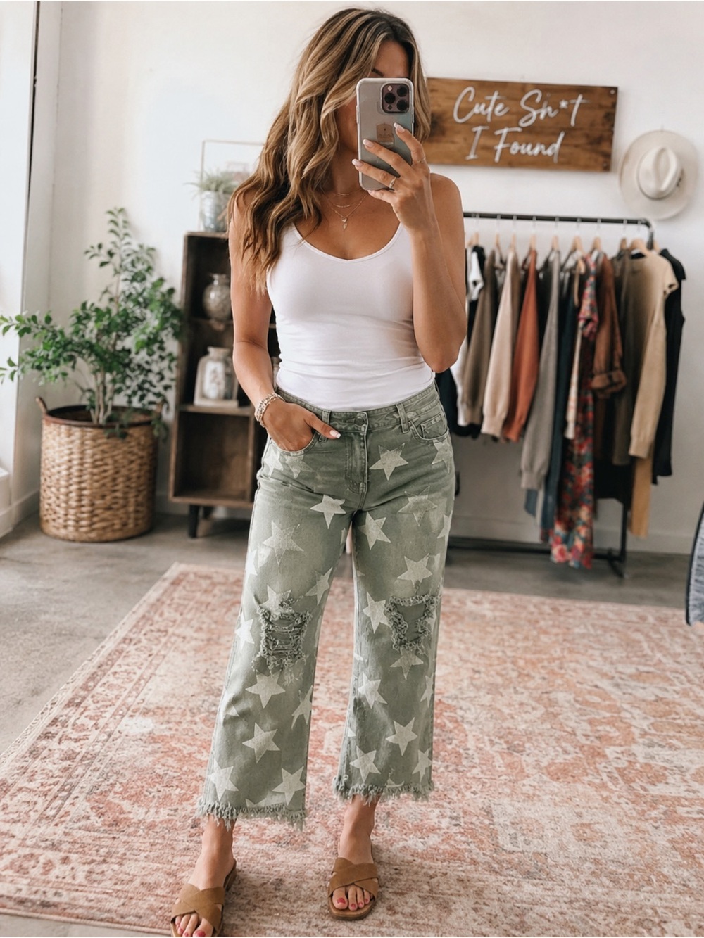 NWT Risen Star Print Distressed Jeans – Size 11/30